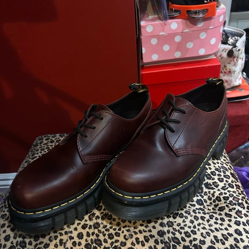 Dr. Martens burgundy, Leather Derby men’s - Picture 2 of 5